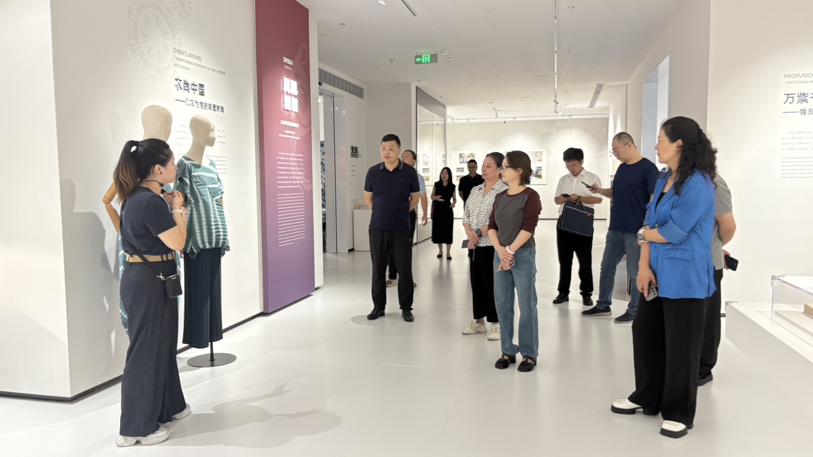 1760596135.jpg 4.jpg