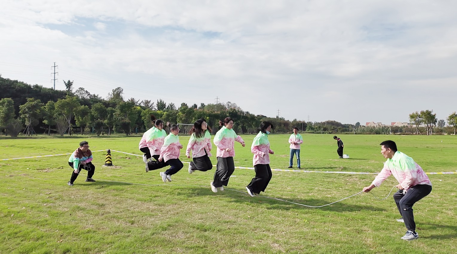 1761384341.jpg 跳绳.jpg